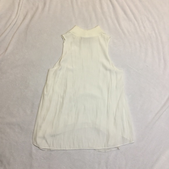 Lola & Sophie Mock Neck Sleeveless Top - Picture 4 of 5